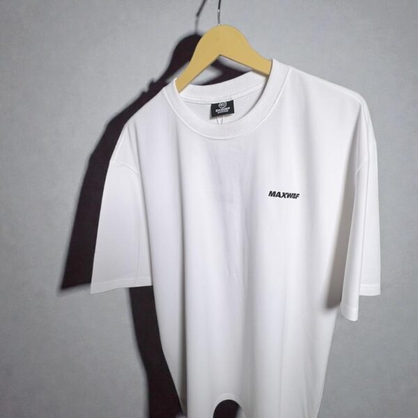oversized white T-shirt